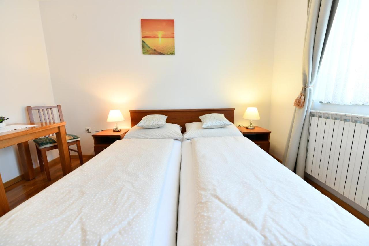 Apartment And Rooms Ivancica Seliste Dreznicko Ngoại thất bức ảnh