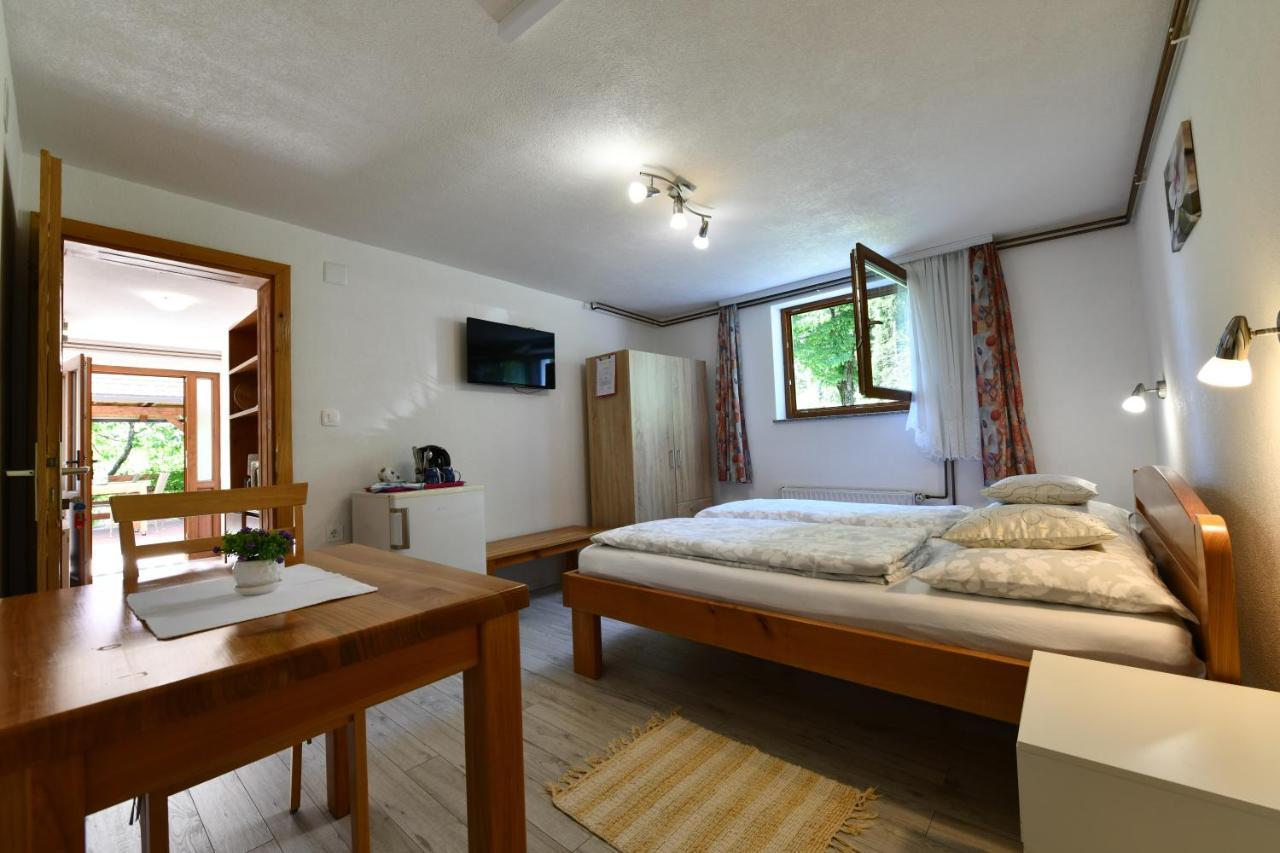 Apartment And Rooms Ivancica Seliste Dreznicko Ngoại thất bức ảnh